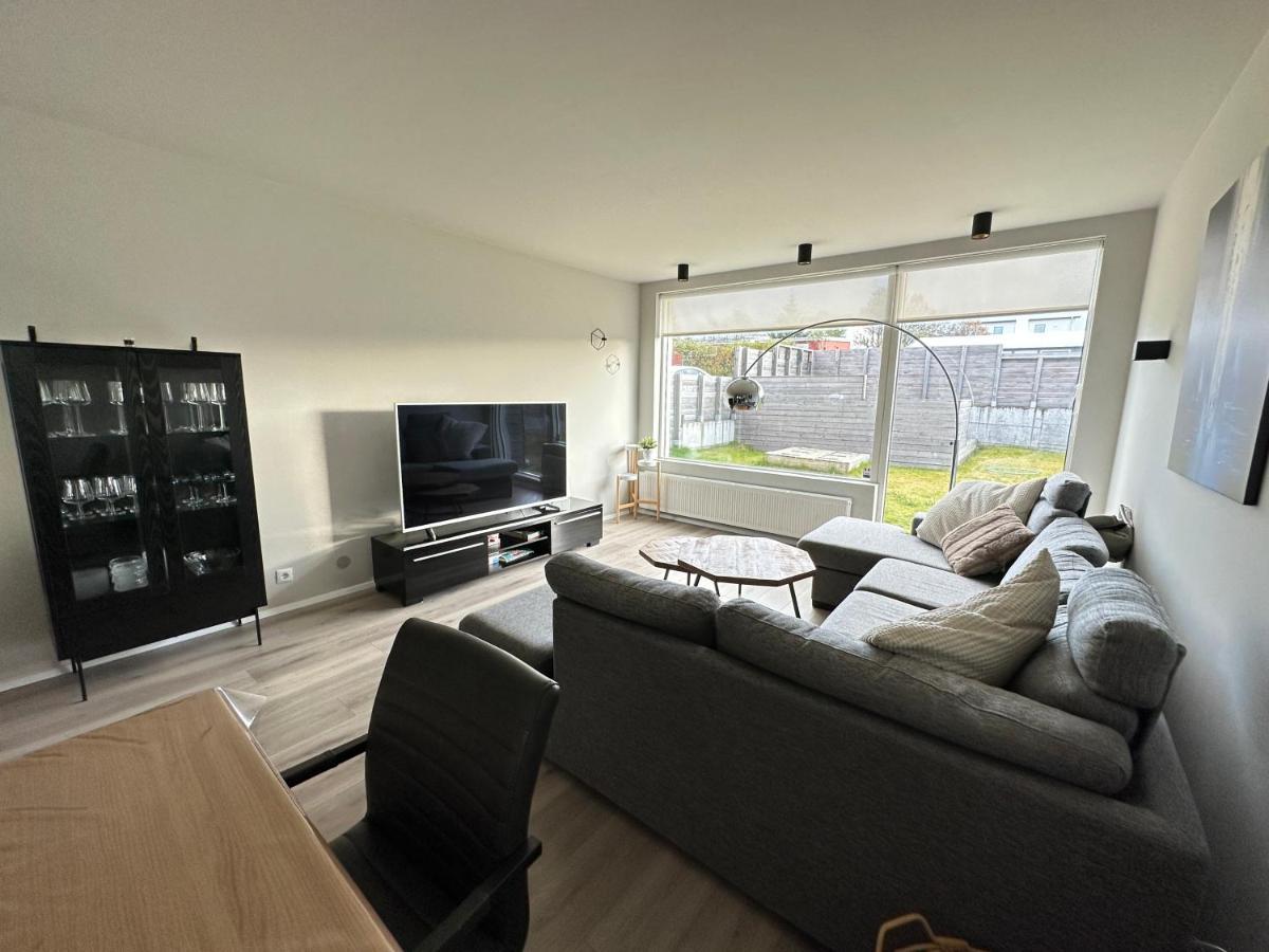 Spacious And Family Friendly Apartment In Kopavogur Reykjavík Exteriör bild